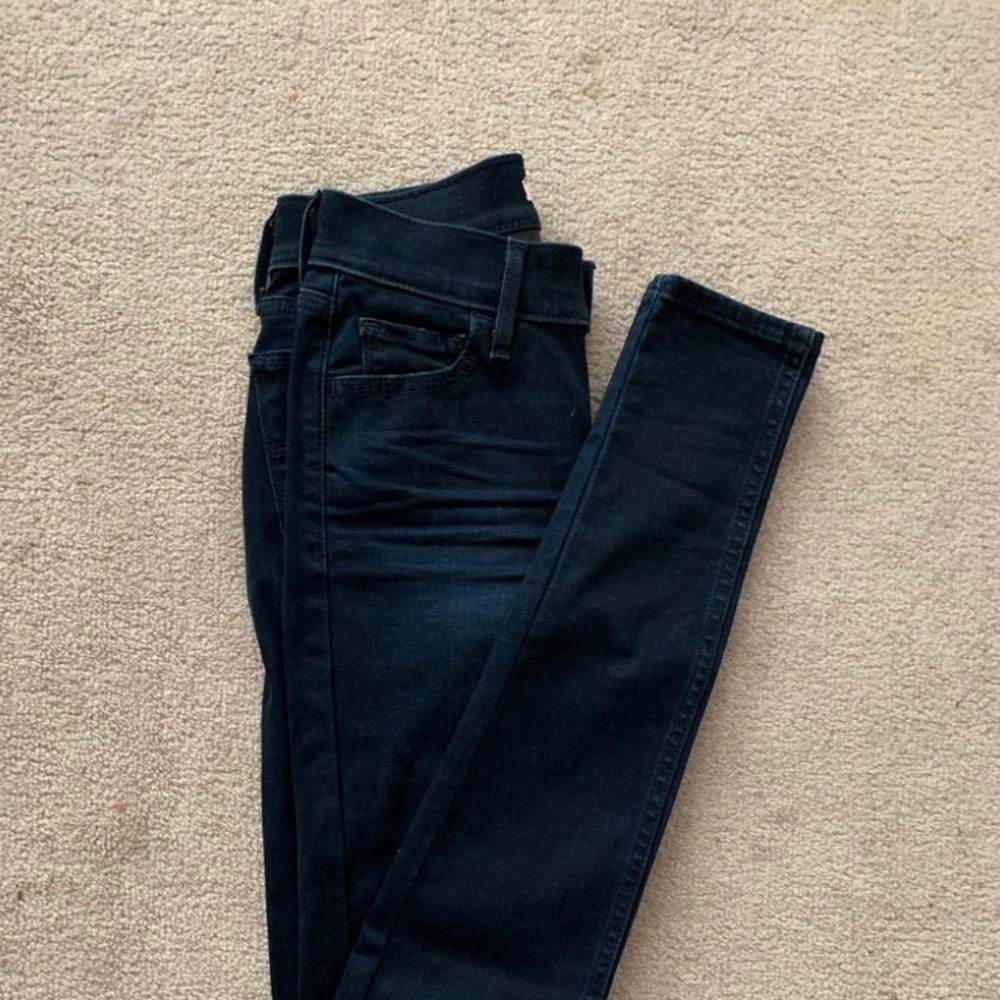 Levi’s 710 Skinny Jeans (25)